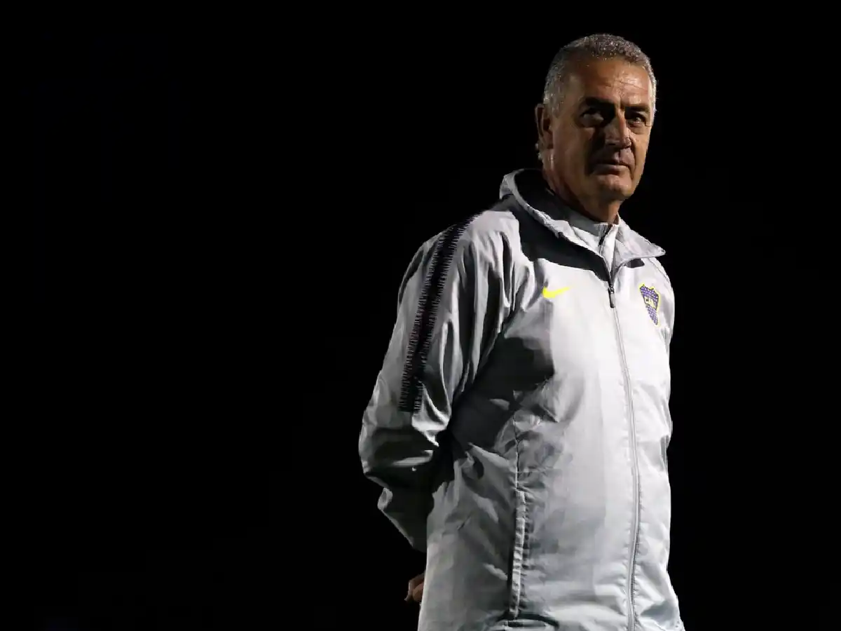 Alfaro no dio indicios sobre el equipo para la final 