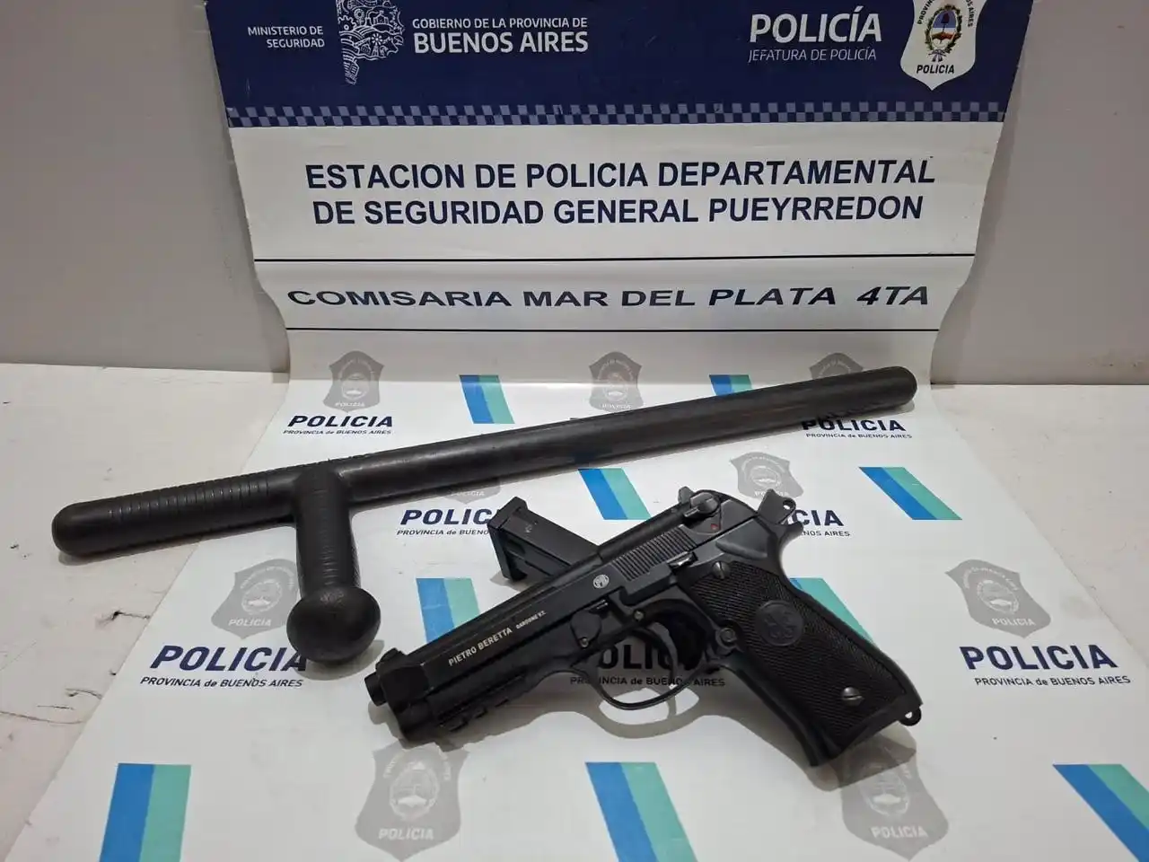 Las armas con las que la víctima fue agredida.