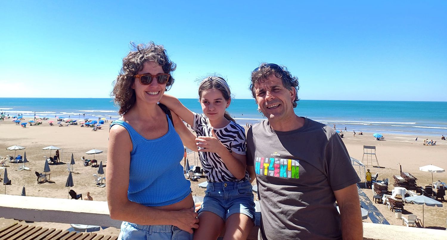 Paisaje. Patxi con su hija Udane y su pareja, Aitor
