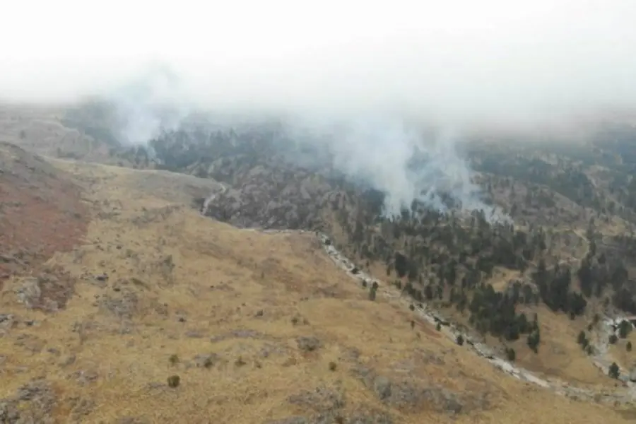 Capilla del Monte: lograron contener gran parte del del incendio en el cerro Uritorco