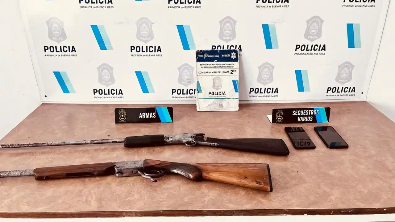 Además, el agresor le había mostrado un arma que llevaba en la cintura.