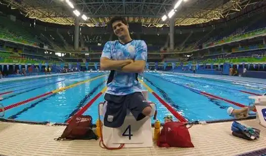 Matías De Andrade está en la final de los 100 metros espalda. 
