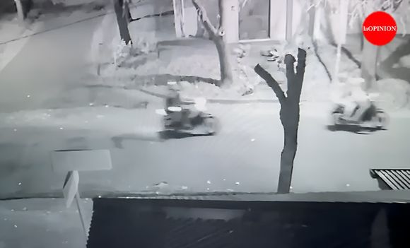 Motociclistas a los gomerazos: rompieron vidrios en una casa en Máximo Millán y Segundo Sombra