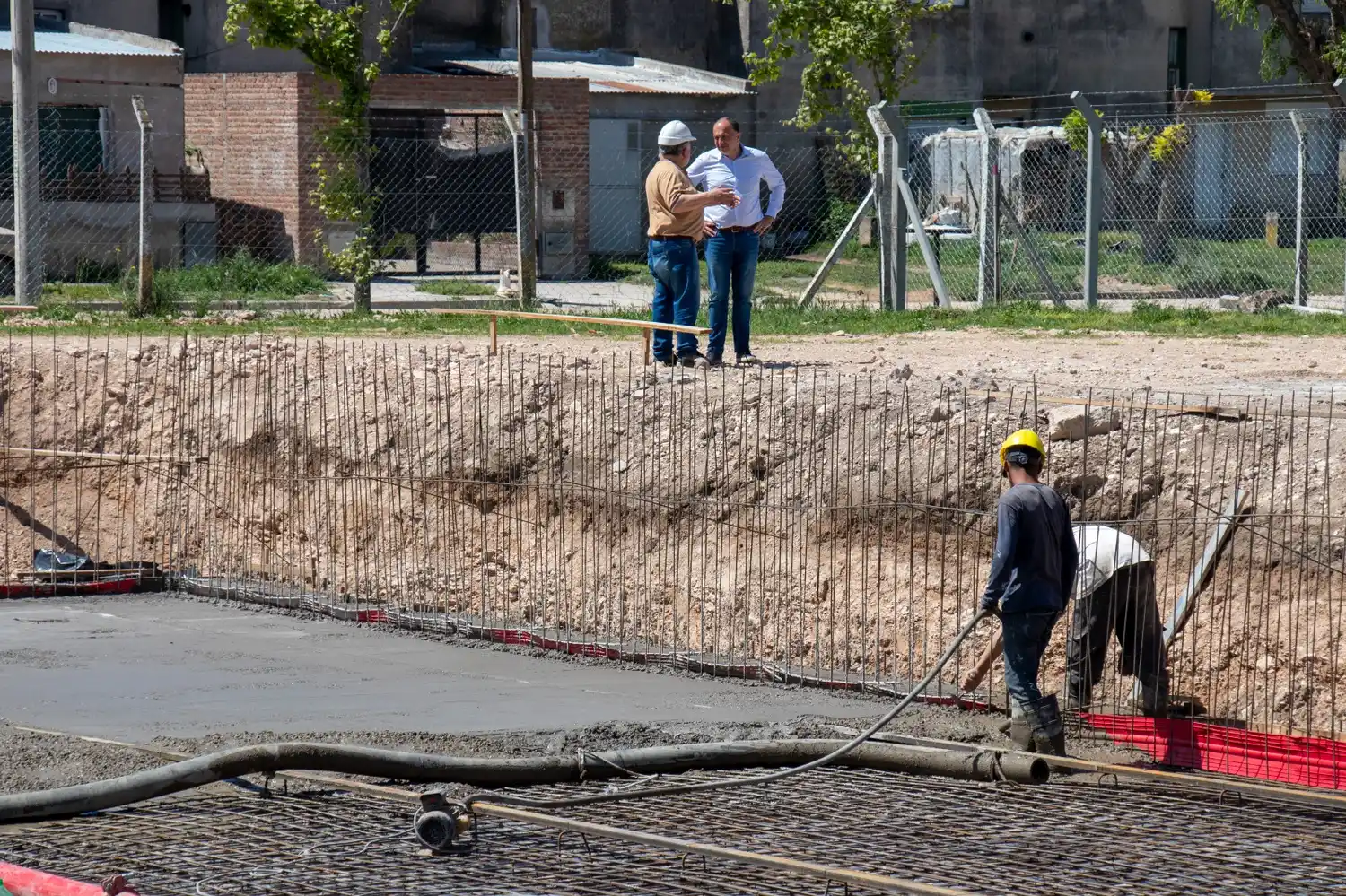 La obra para construir la nueva Pileta Municipal sigue adelante