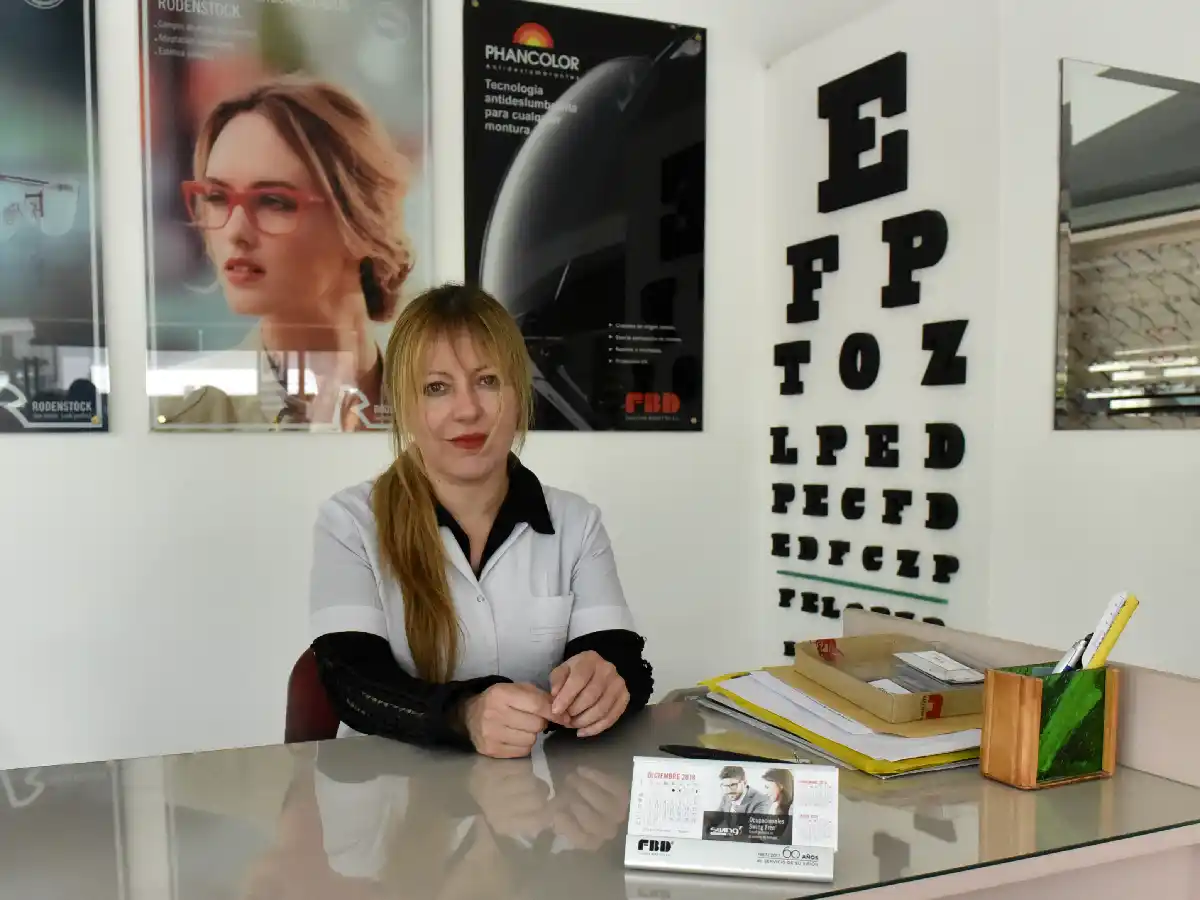 En su día, los ópticos advierten sobre los peligros de las pantallas digitales 