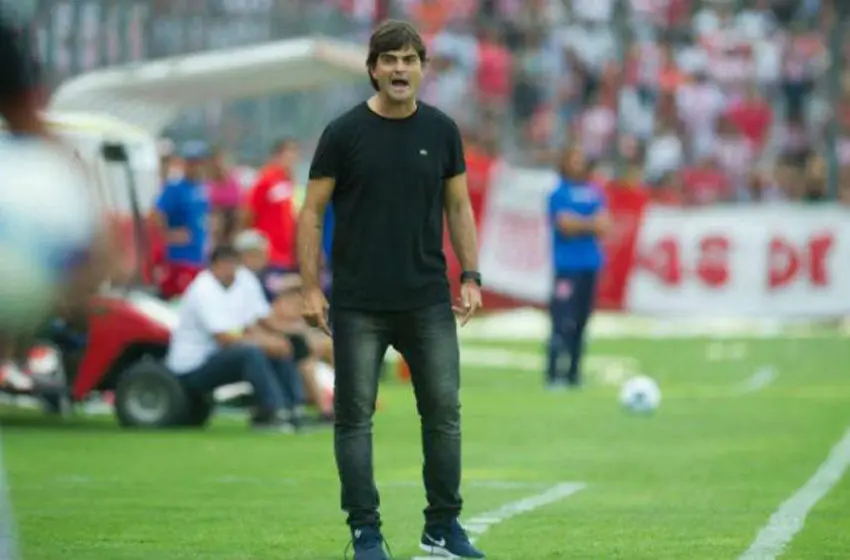 Forestello fue despedido en San Martín de Tucumán