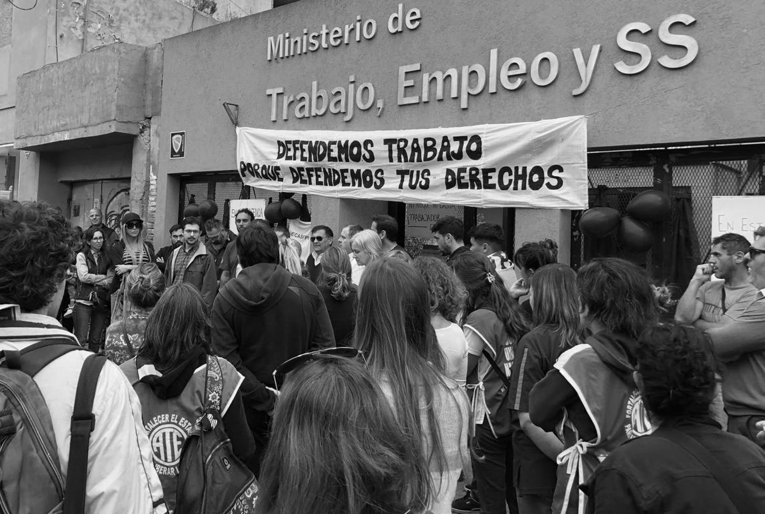 Asamble de trabajadores estatales en un organismo nacional en Tandil