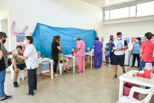 Hasta el momento 1.544 vecinos de Chascomús recibieron la nueva dosis de refuerzo de Sinopharm