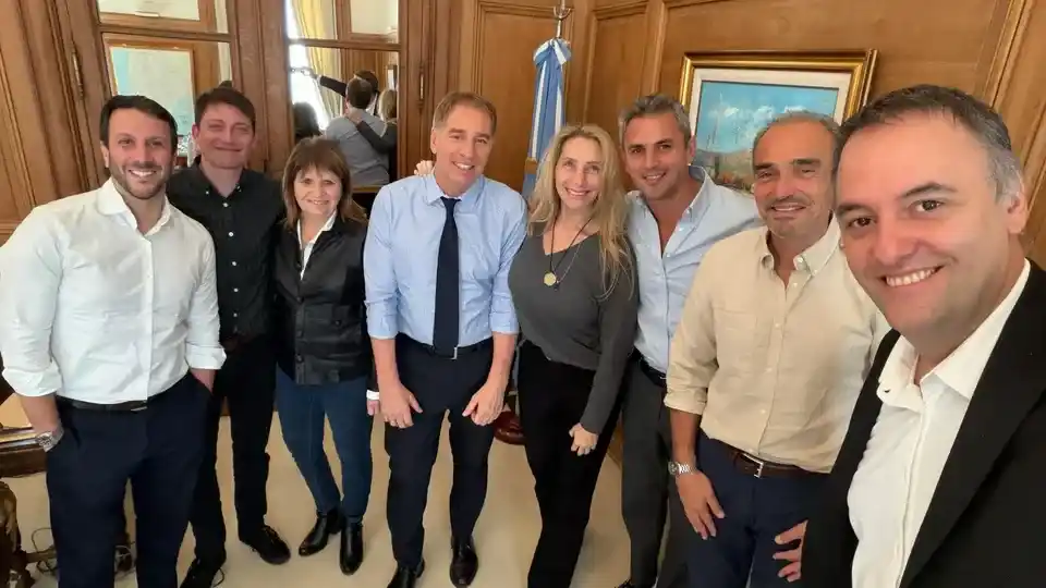 La mesa política del Gobierno.