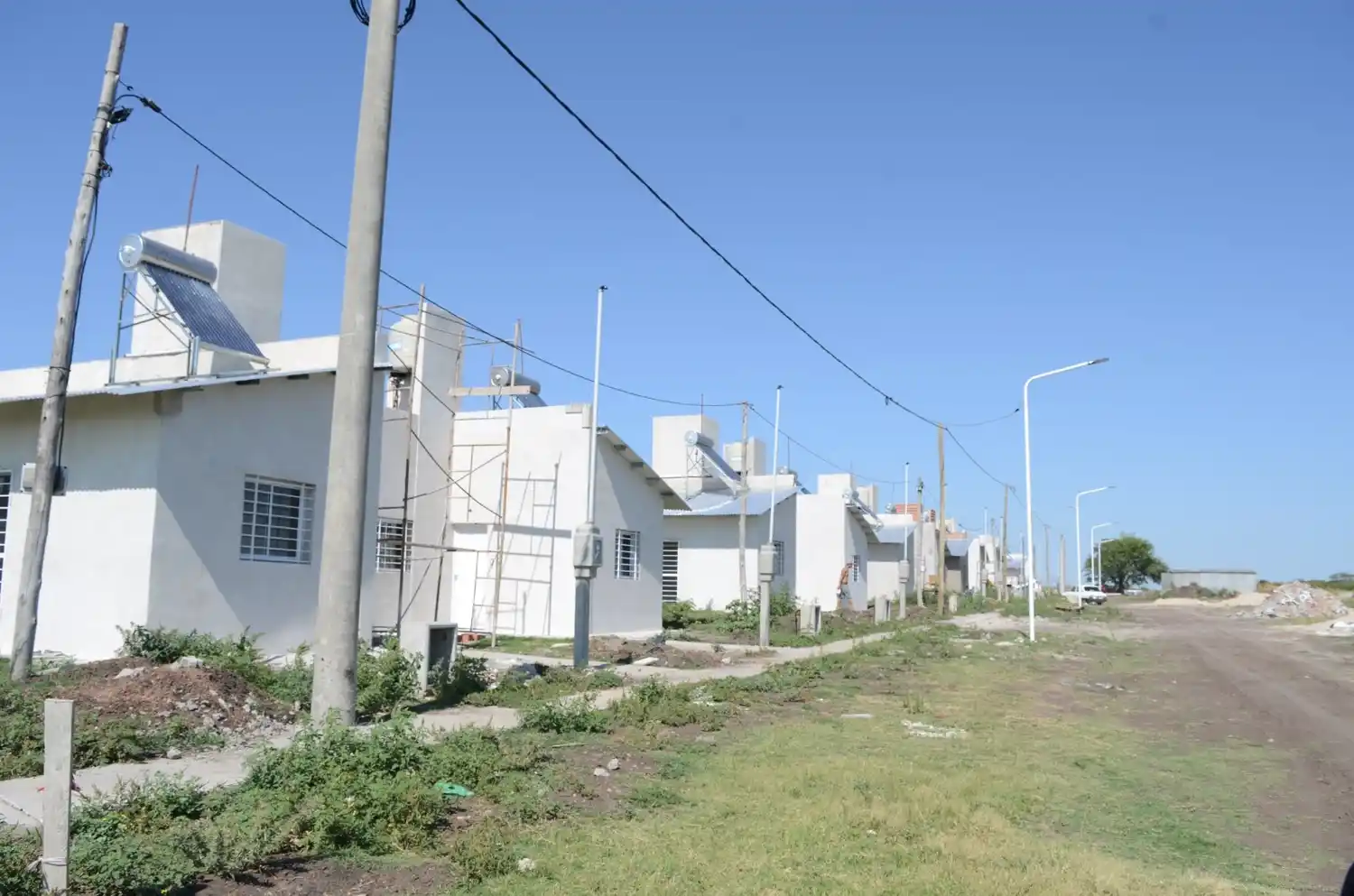 Trabajan en nuevas soluciones habitacionales para la ciudad de Larroque