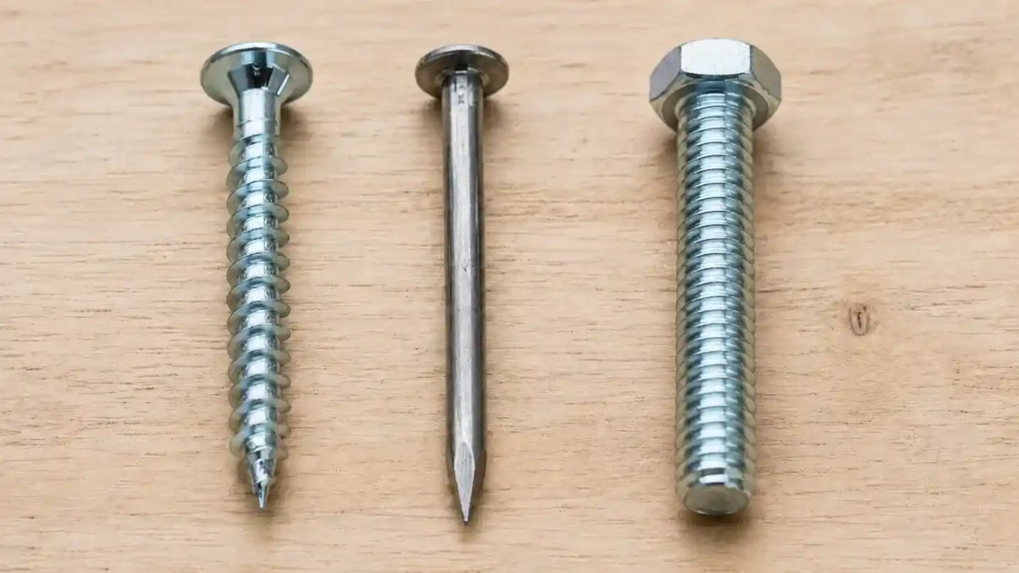 Tornillos, clavos y pernos: cuál es la diferencia y cuándo conviene usar cada uno