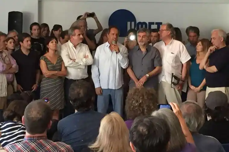 Scioli criticó a Macri por el "ajuste brutal" durante un plenario del FPV