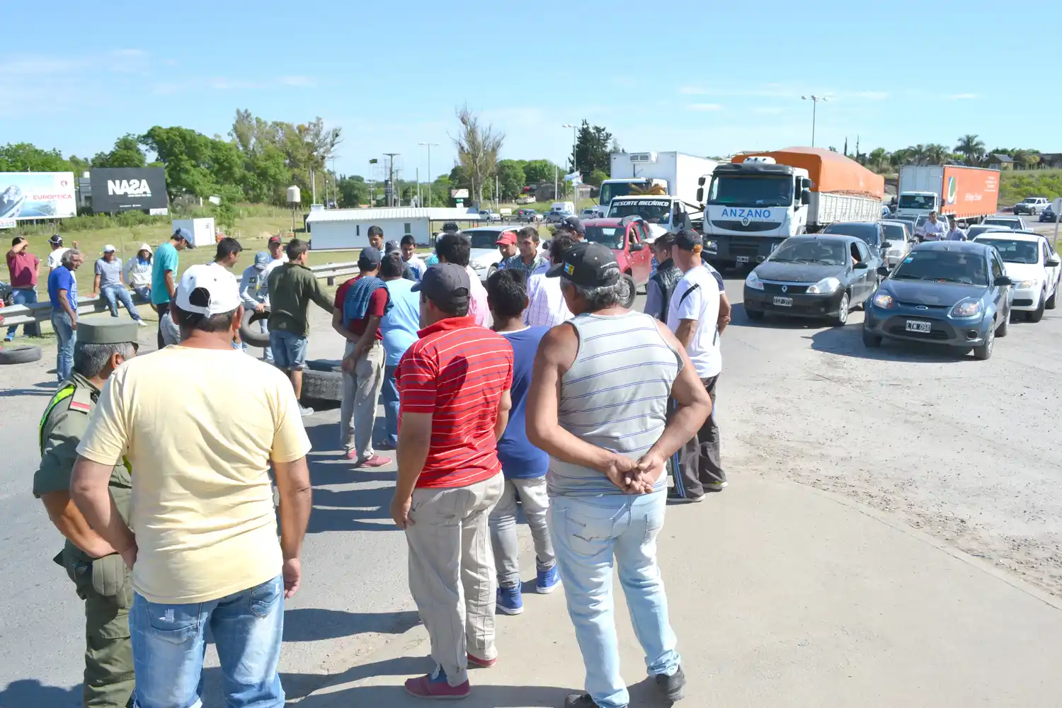 Pescadores de Victoria viajarán el miércoles a Paraná para pedir soluciones a la falta de cupo