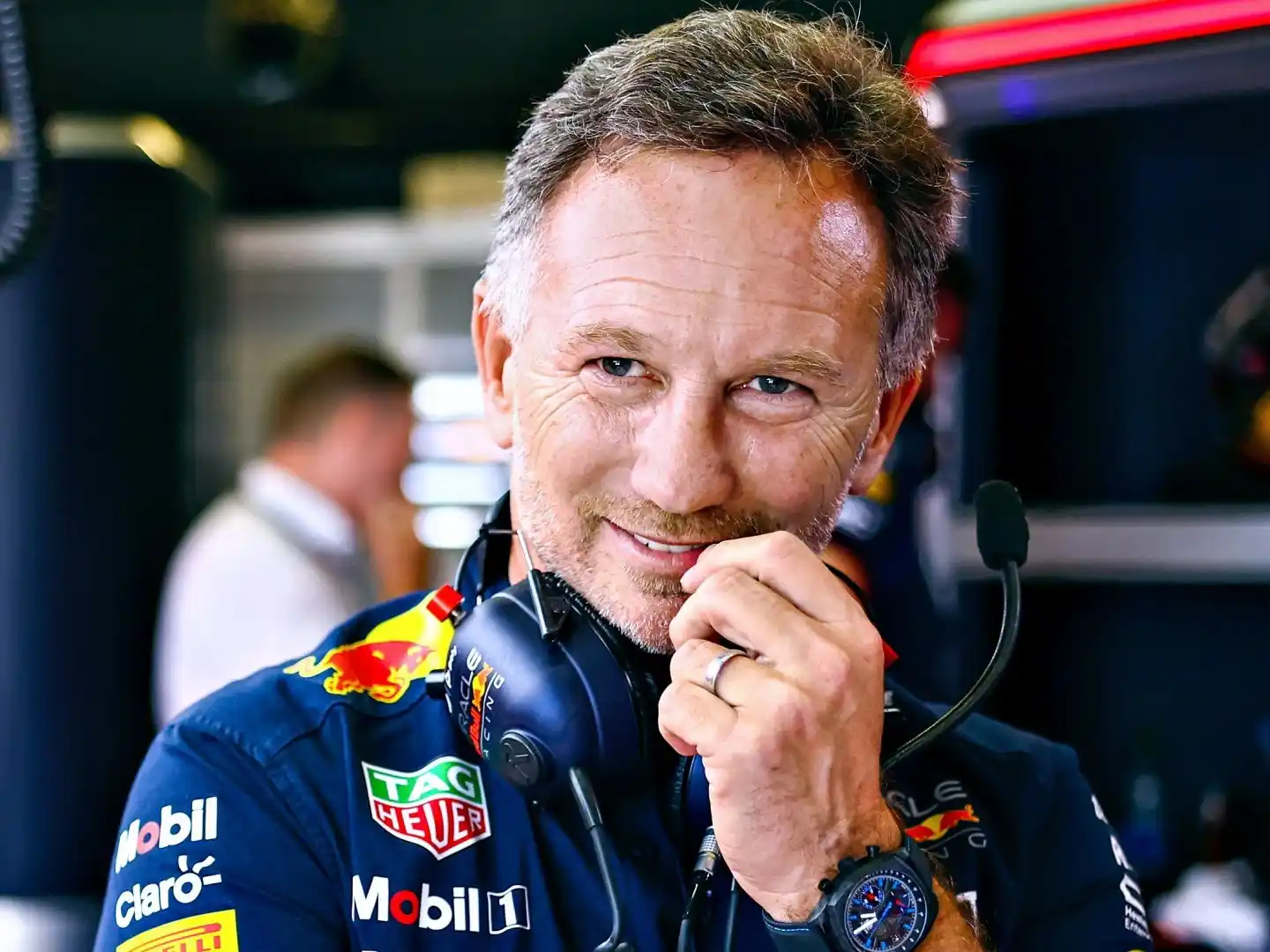 Horner se aleja de Red Bull tras una exitosa carrera.