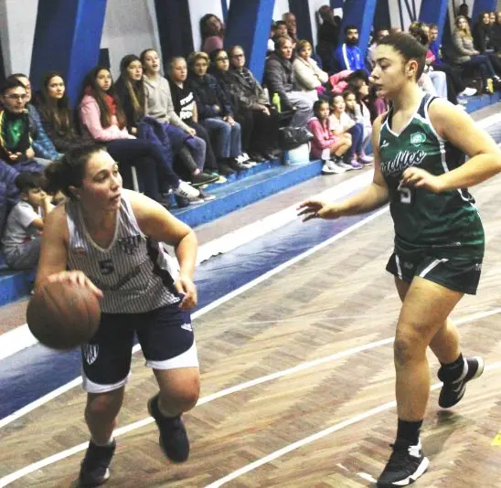 Villa del Parque y Rivadavia siguen en el Provincial U15