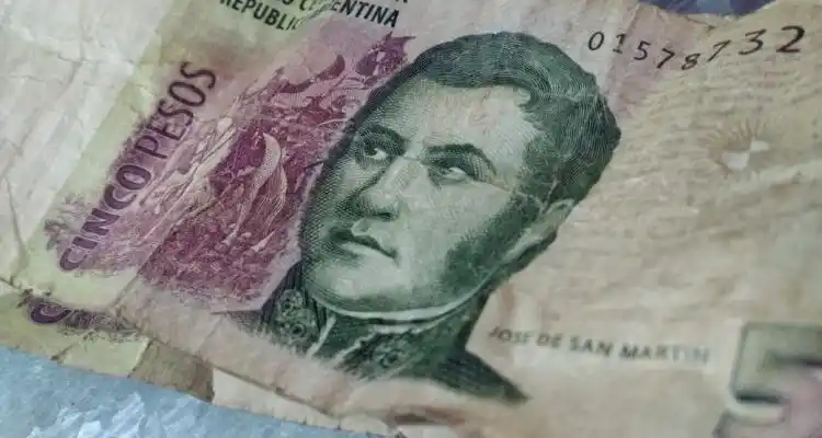 Dejan de circular los billetes de $5 en febrero de 2020