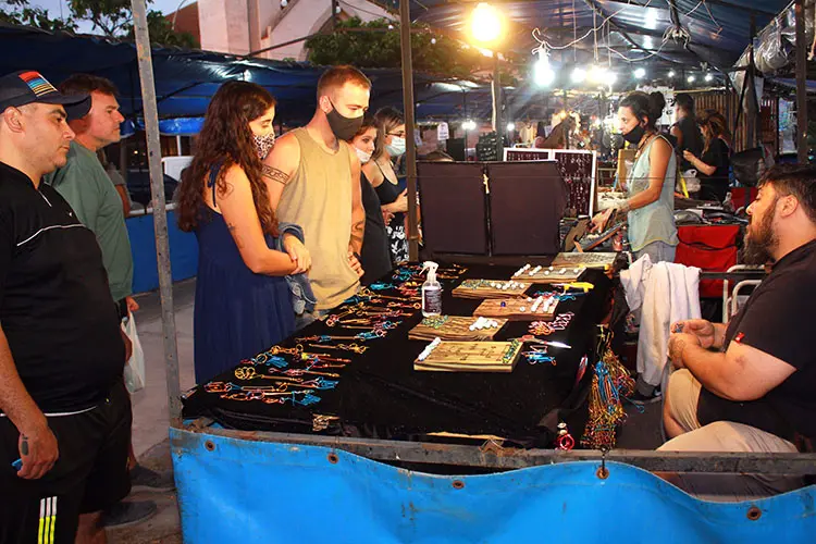 La Feria de Artesanos, un paseo que sigue convocando