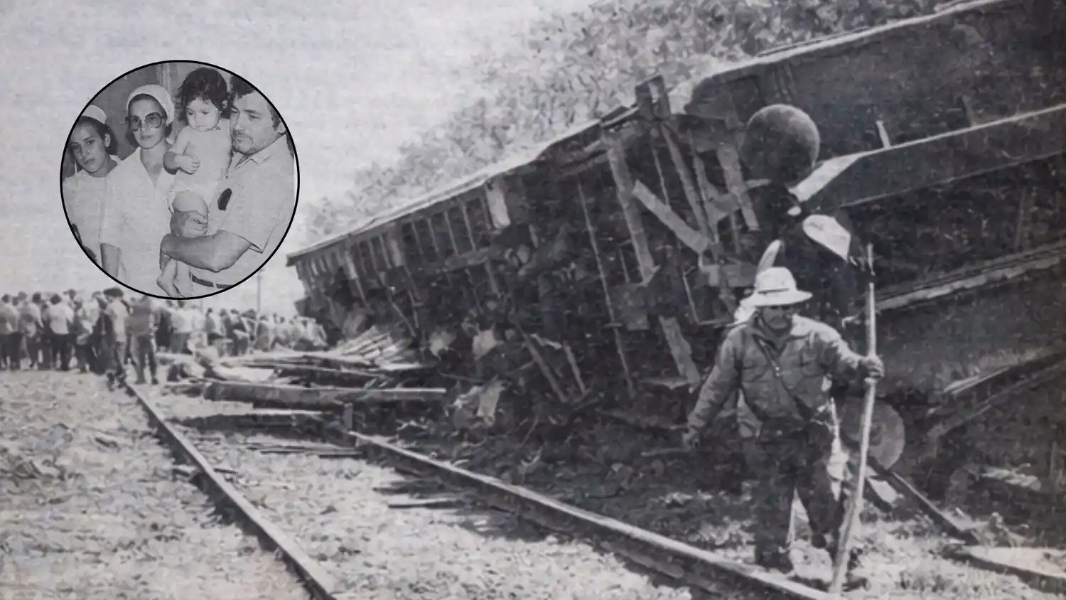 El último vagón del Serranoche volcado. Al fondo voluntarios asistiendo a pasajeros, mientras el Hospital fue desbordado. (Fotos: diario Crónica)