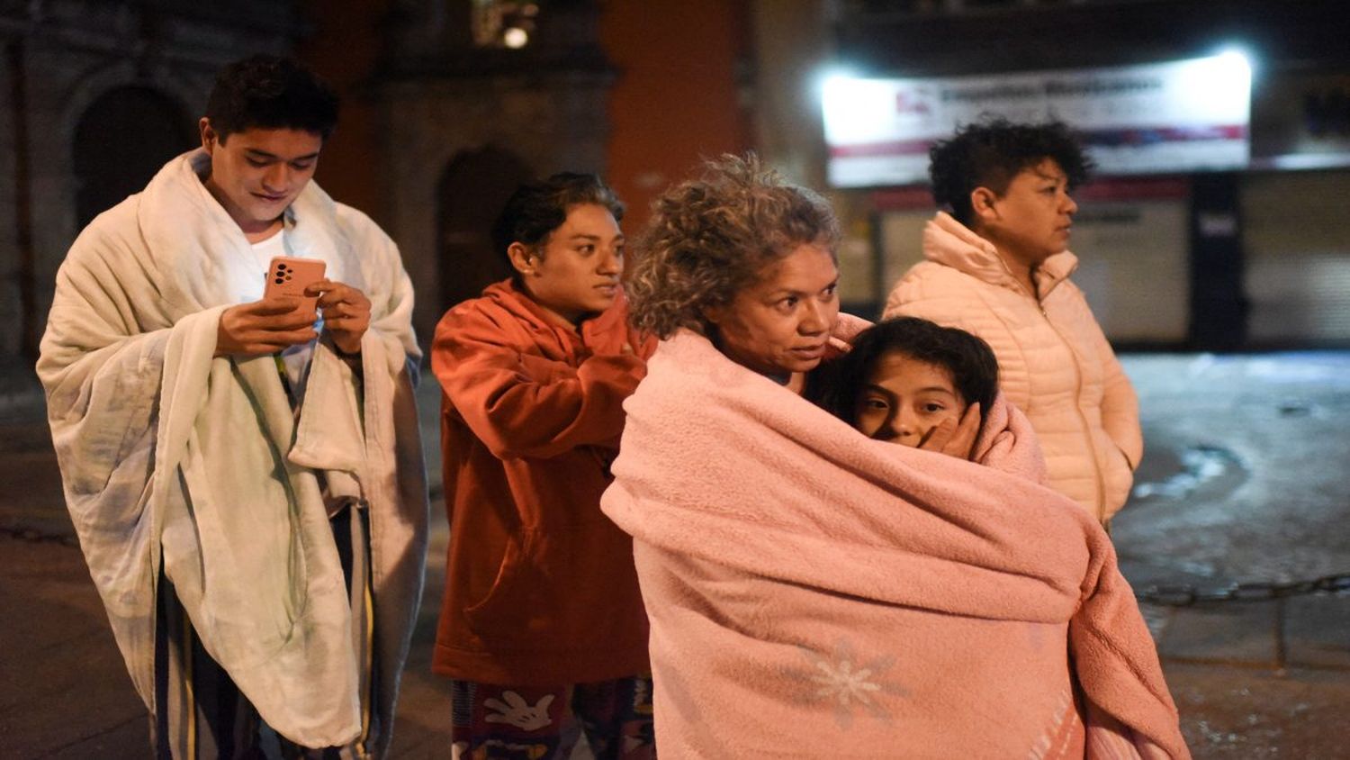 PÁNICO NUEVAMENTE EN MÉXICO: sismo de magnitud 6,9 deja dos fallecidos en México