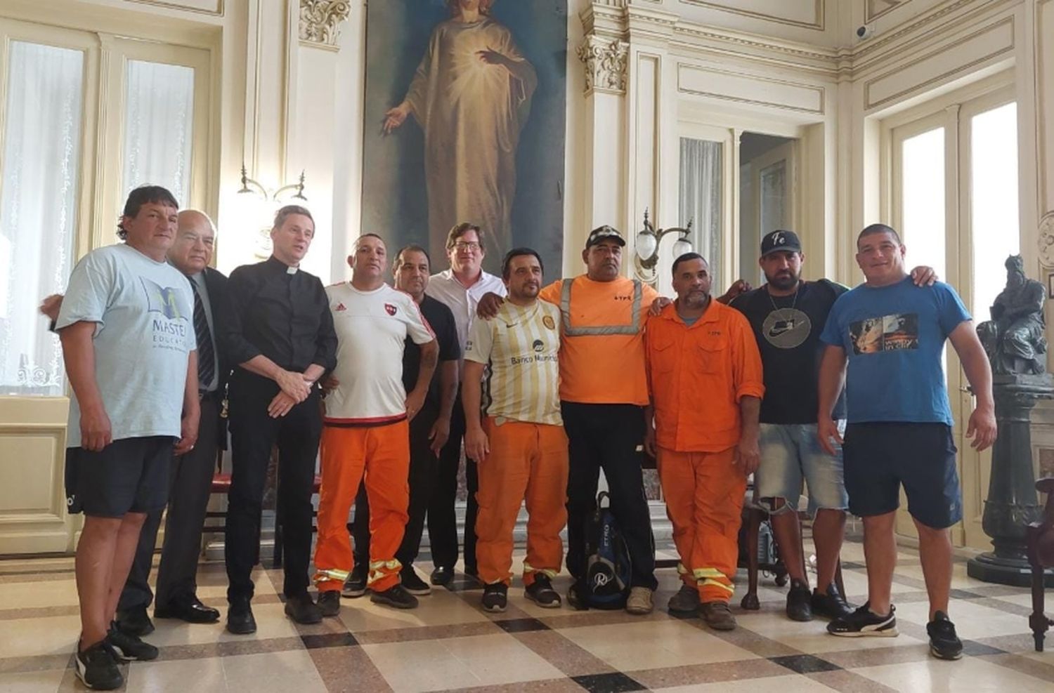 La Iglesia se comprometió a mediar en el conflicto del Puerto de Rosario