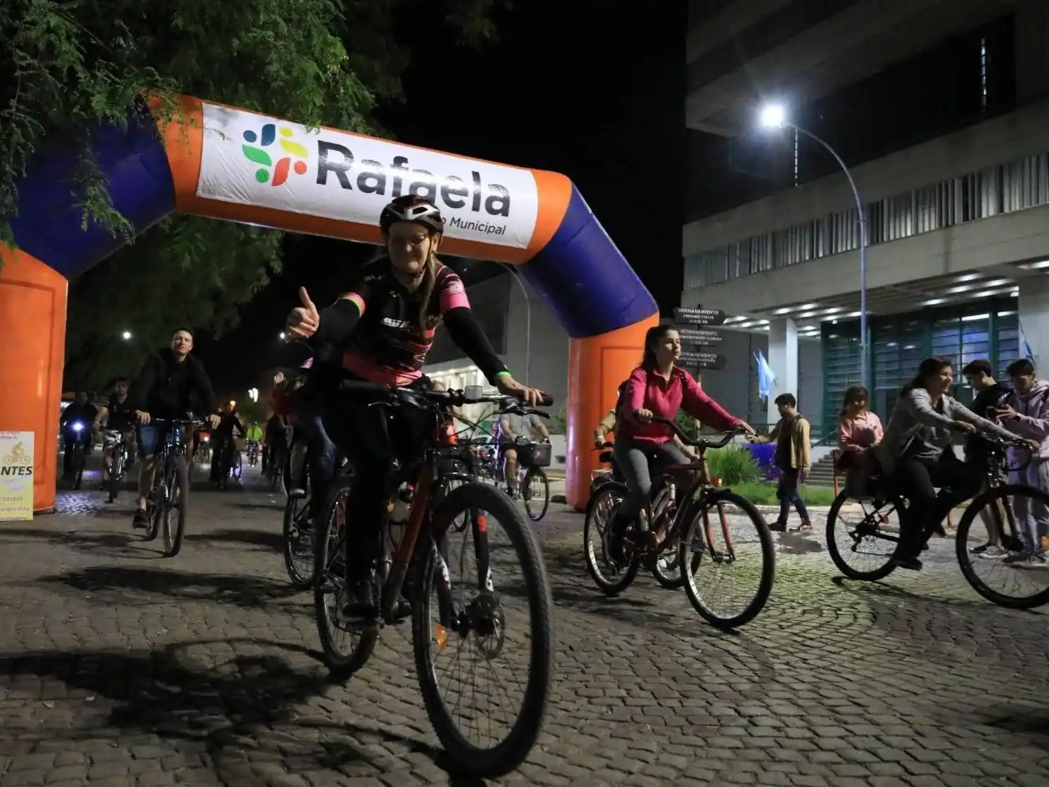 Desde las 20:30, segunda bicicleteada nocturna en Rafaela. Foto: Prensa Munic. de Rafaela