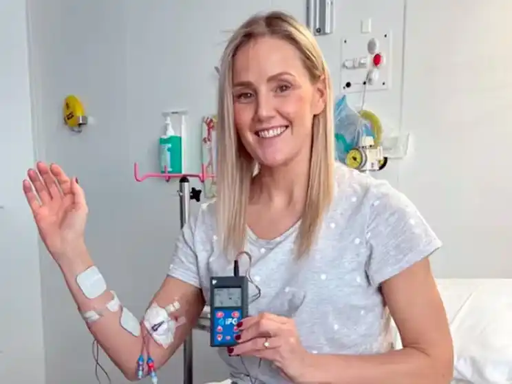 Victoria Thomas sobrevivió a un paro cardíaco de 17 minutos en un gimnasio de Gloucester (@greaterbirminghamchambers)