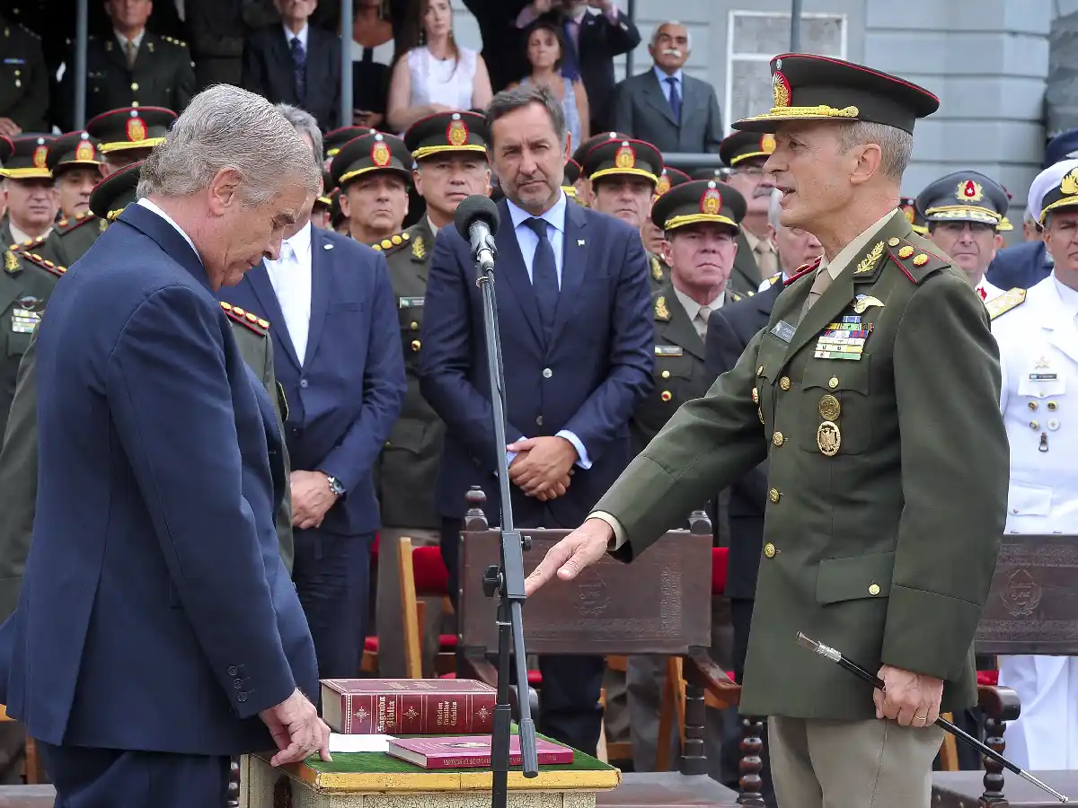 Asumió Pasqualini en el ejército y Aguad valoró la profesionalidad de las FF.AA.