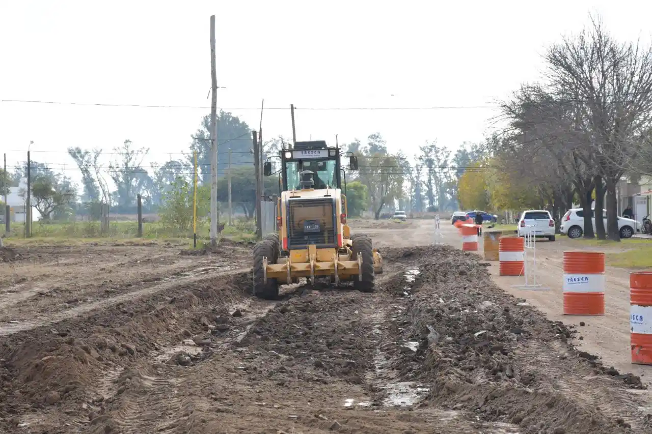 Comenzaron los trabajos para pavimentar avenida Trigueros