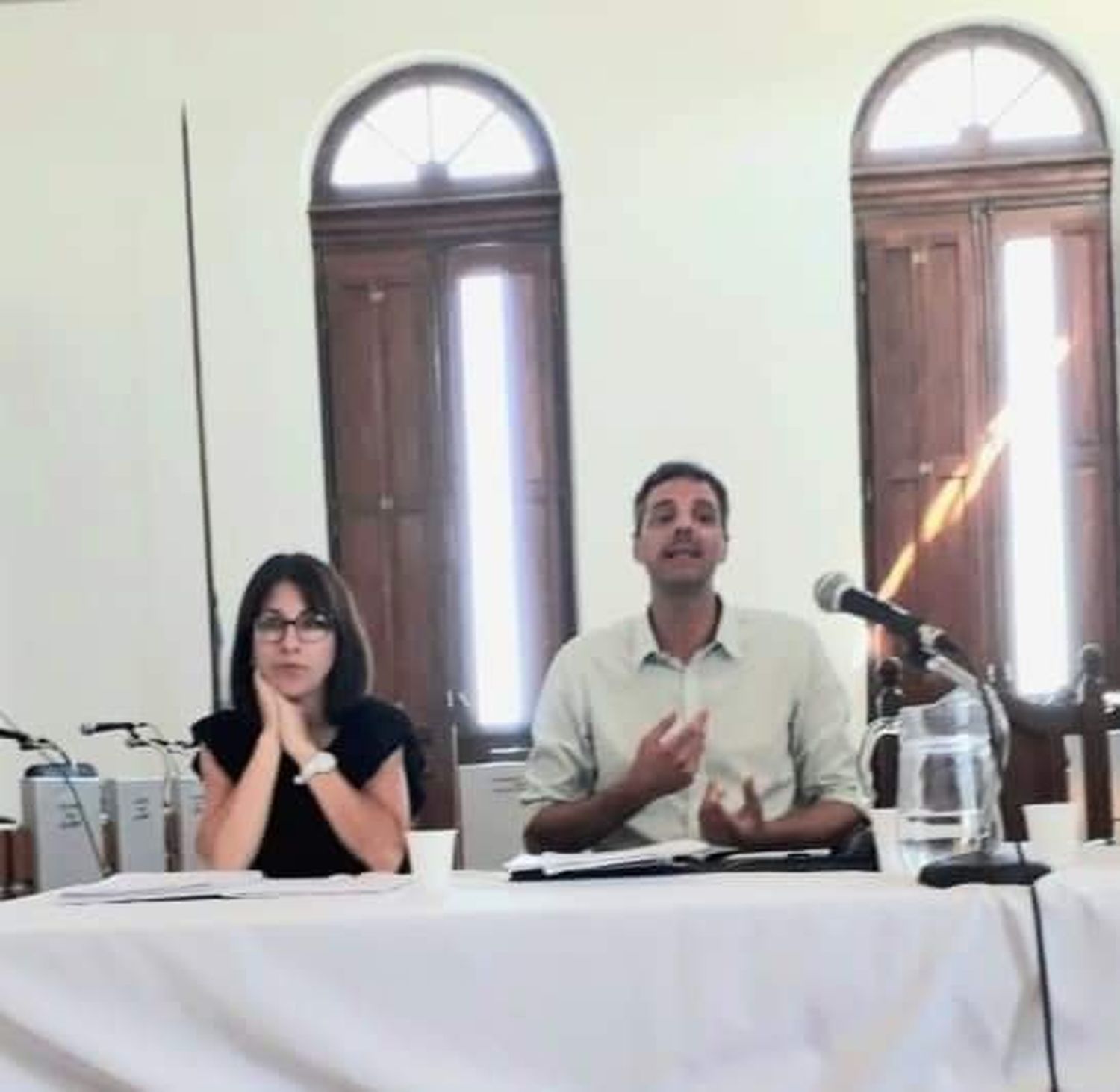 Juliana DArrigo y Fernando De Benedetto, delegados de AFADA y denunciantes de los Guacamayos