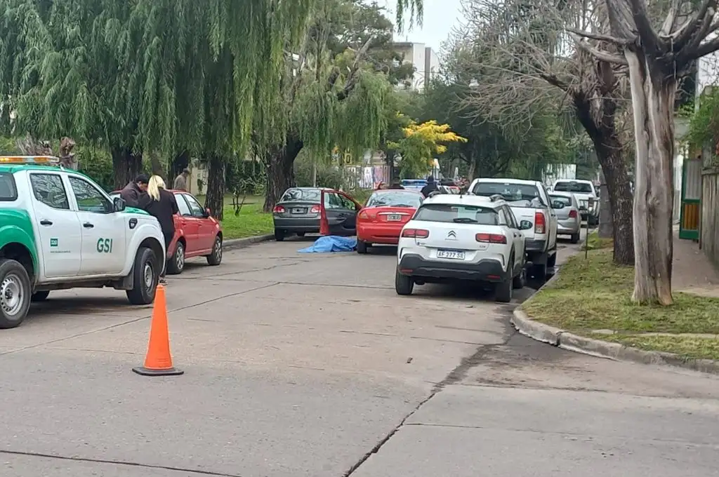 Santa Fe: un hombre se descompensó mientras conducía su auto y murió en la vía pública