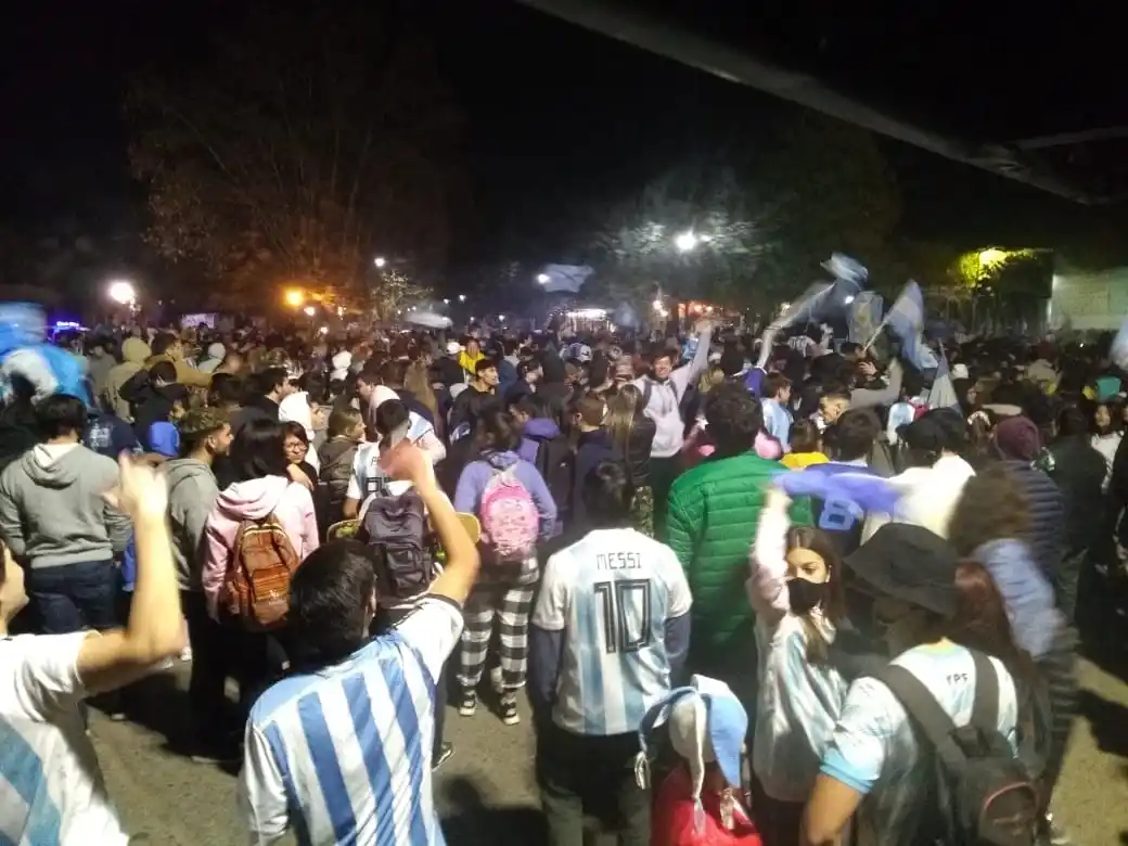 ¡Explotó Gualeguaychú! La Costanera fue el epicentro de los festejos 
