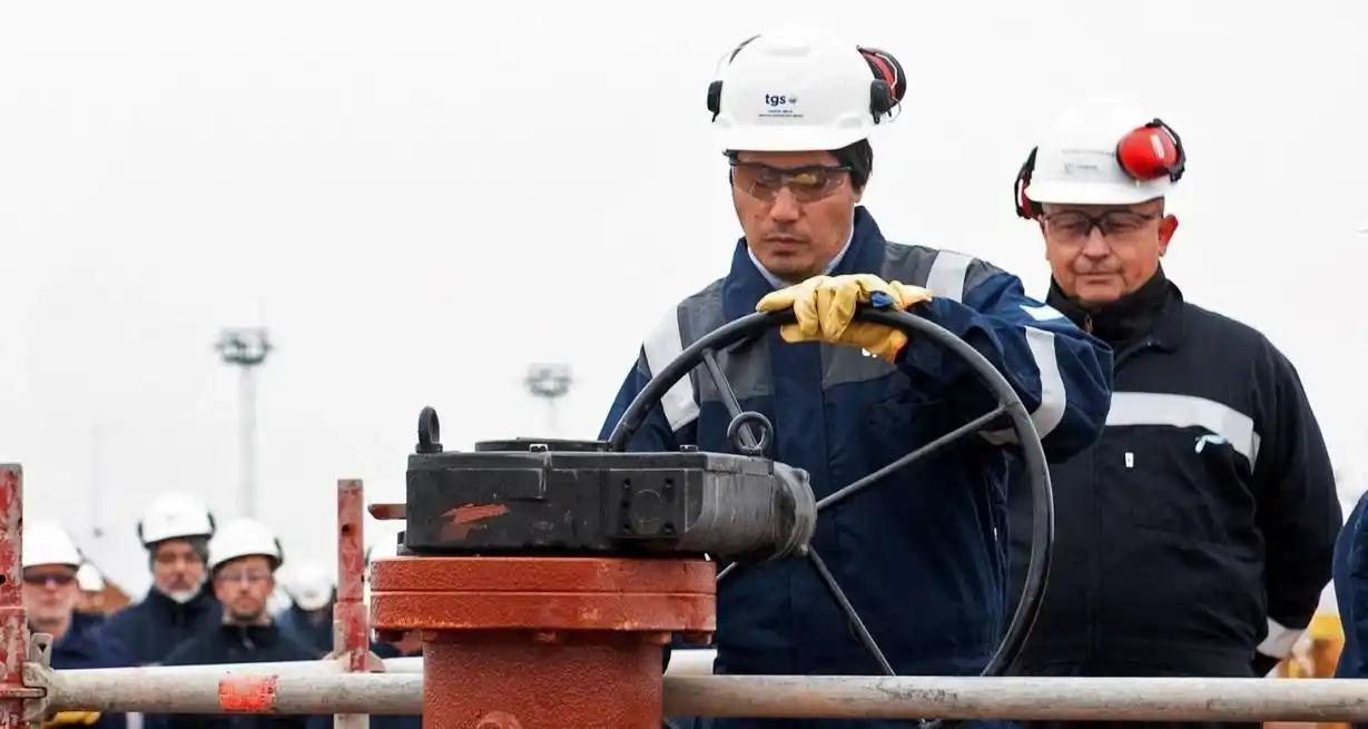 El debate sobre obras paralizadas en los gasoductos, un ejemplo del mayor costo que supone no avanzar con la infraestructura.