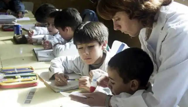 El Gobierno bonaerense convocó a los gremios docentes a una reunión paritaria formal