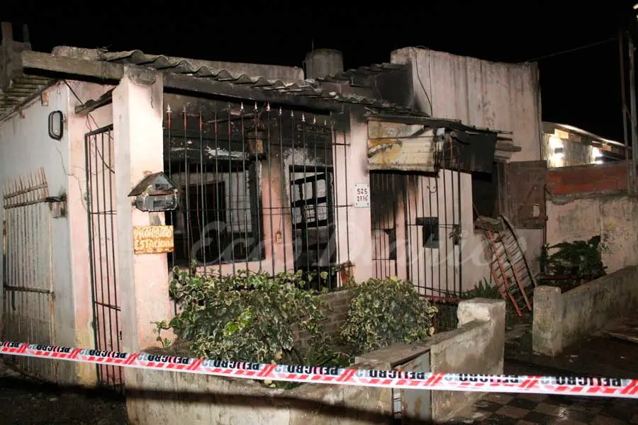 Sufren  quemaduras al incendiarse su casa