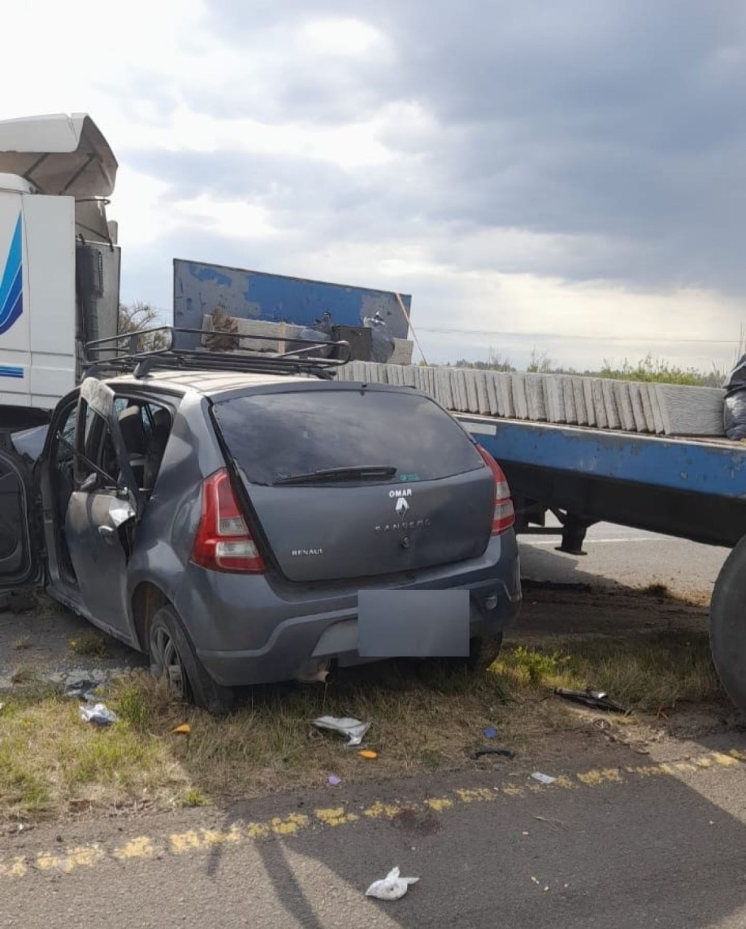 Un automóvil chocó con un camión en Ruta 12: murió una persona de Gualeguaychú