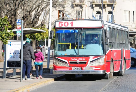 Por el feriado nacional, el servicio de transporte público funcionará con frecuencia de 30 minutos