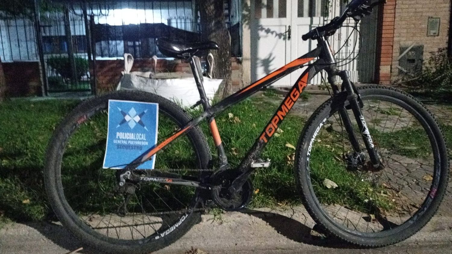 La malviviente había robado en República del Líbano y la Avenida Colón y fue aprehendida en Falucho y Paula Albarracín.