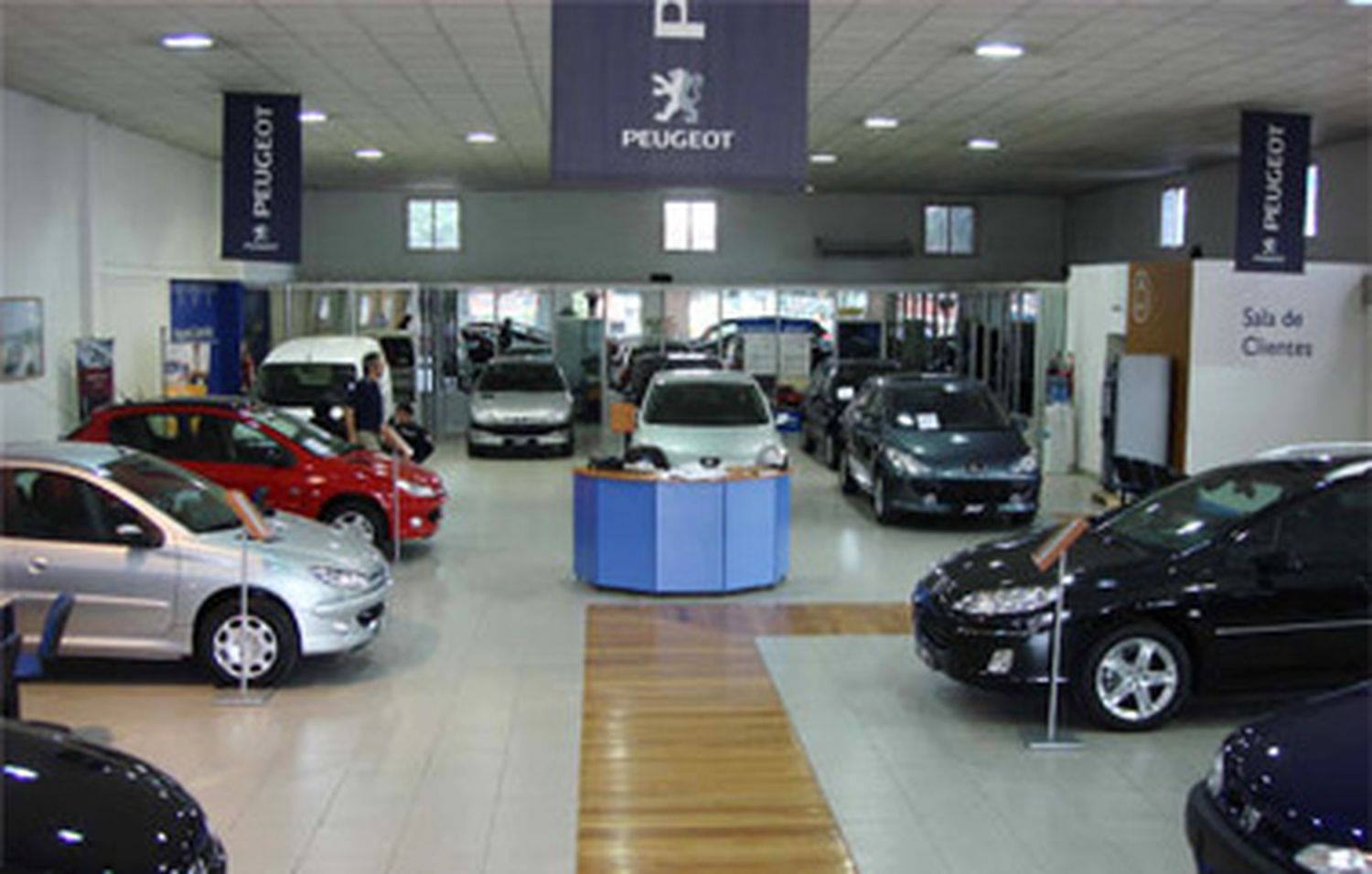 Crisis en el sector automotriz: El Gobierno no modificará el impuesto a vehículos de media y alta gama