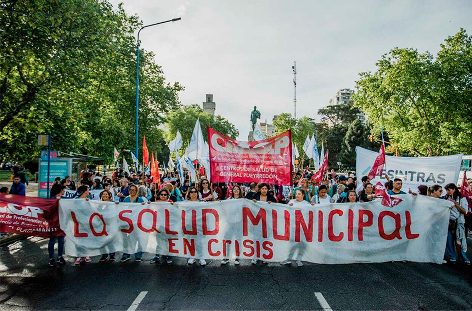 Contundente movilización de la salud: "La crisis del sistema municipal nos alarma"