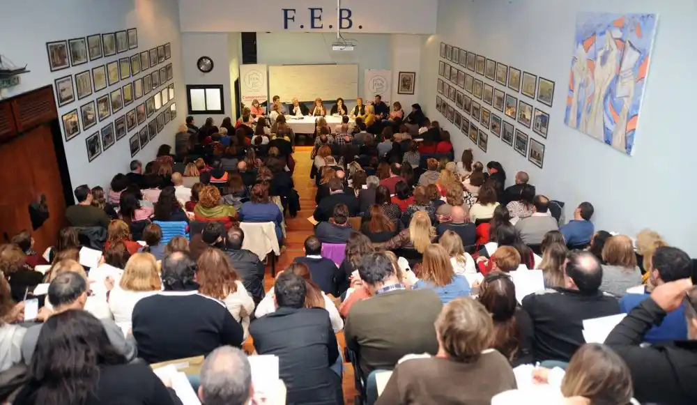 Docentes bonaerenses aceptaron la oferta y se cierra el conflicto tras cinco meses