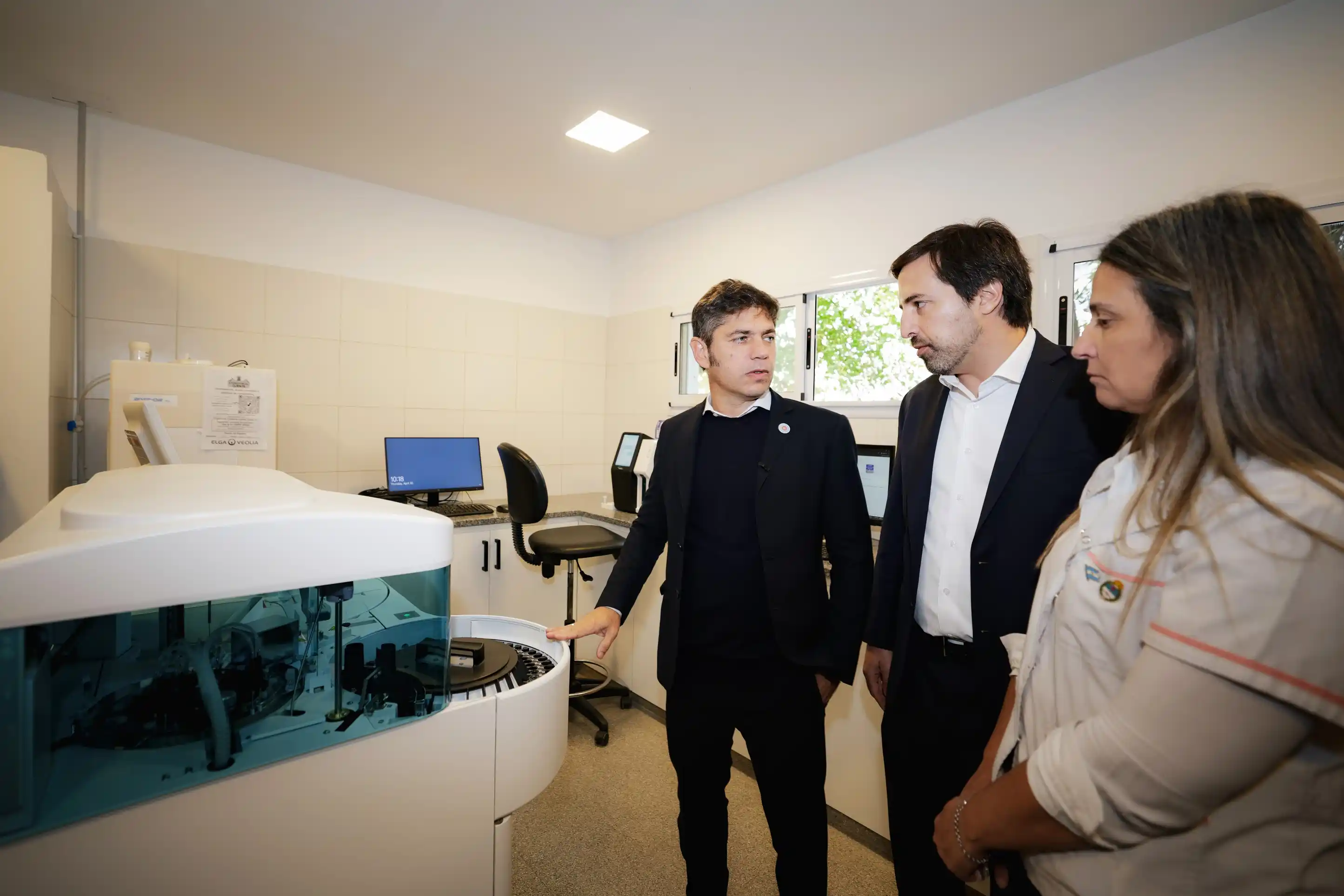 Kicillof visitó las nuevas instalaciones del Hospital Rossi de La Plata y disparó contra Milei por el recorte en salud