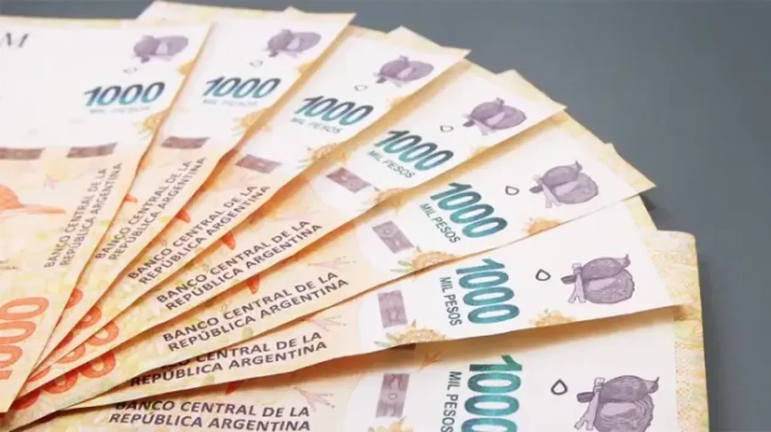 Bancos públicos y privados elevaron las tasas para plazo fijo.