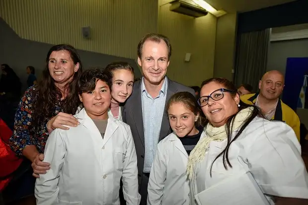 Bordet aseguró que no habrá recortes en educación 