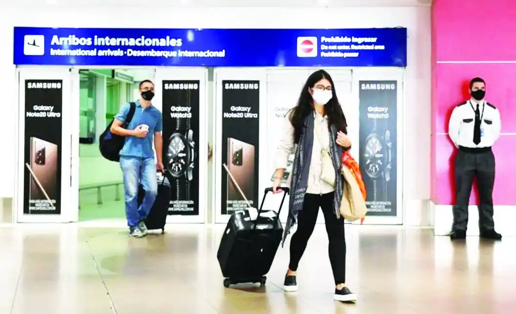 Detectaron dos nuevos casos de la variante Delta de coronavirus en el Aeropuerto de Ezeiza