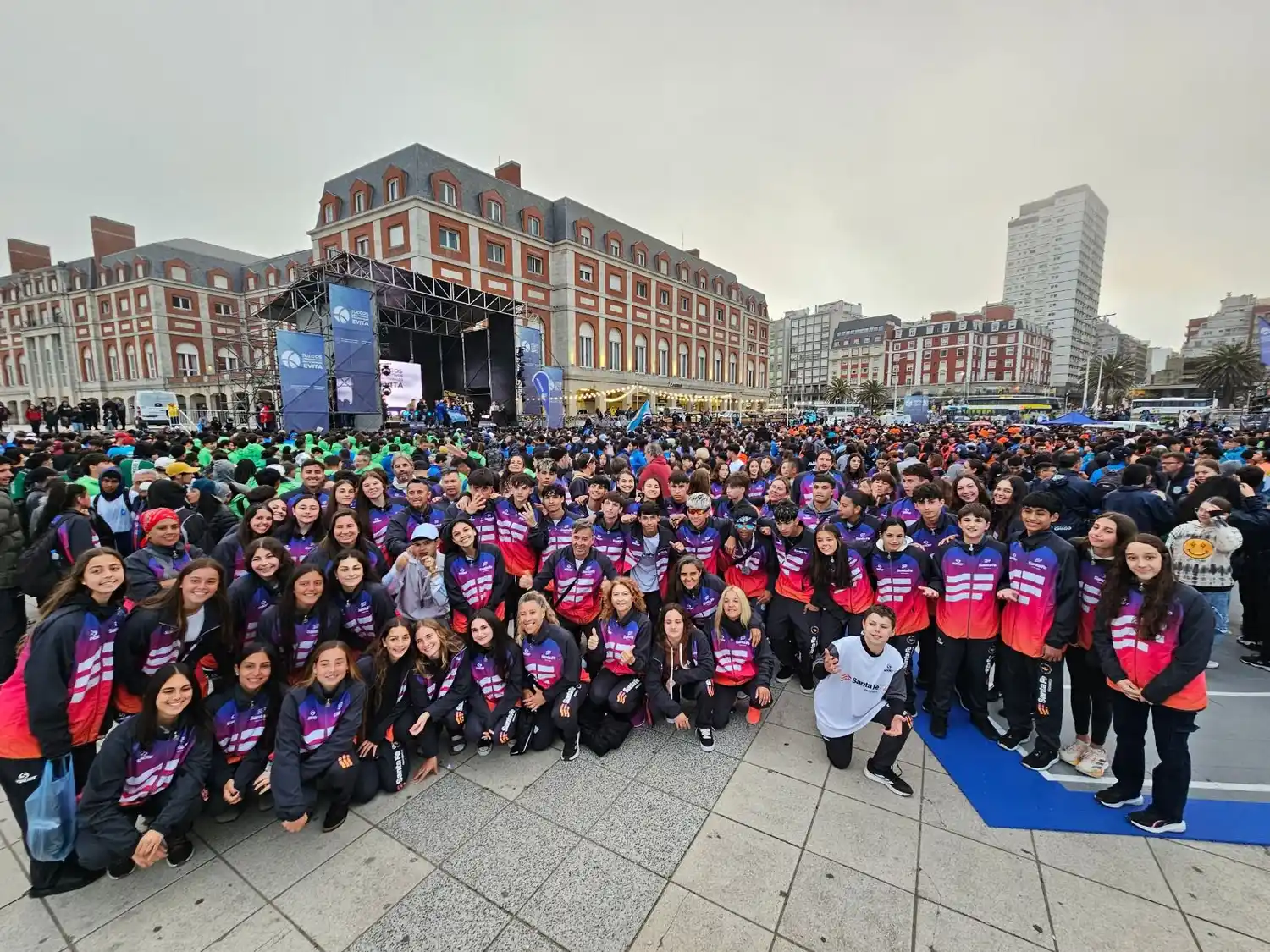 La delegación santafesina que participó e los Juegos Evita.