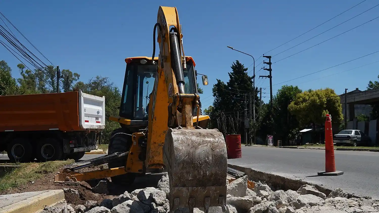 Obras de Vialidad PBA en la RP8, entre Pilar y José C. Paz.