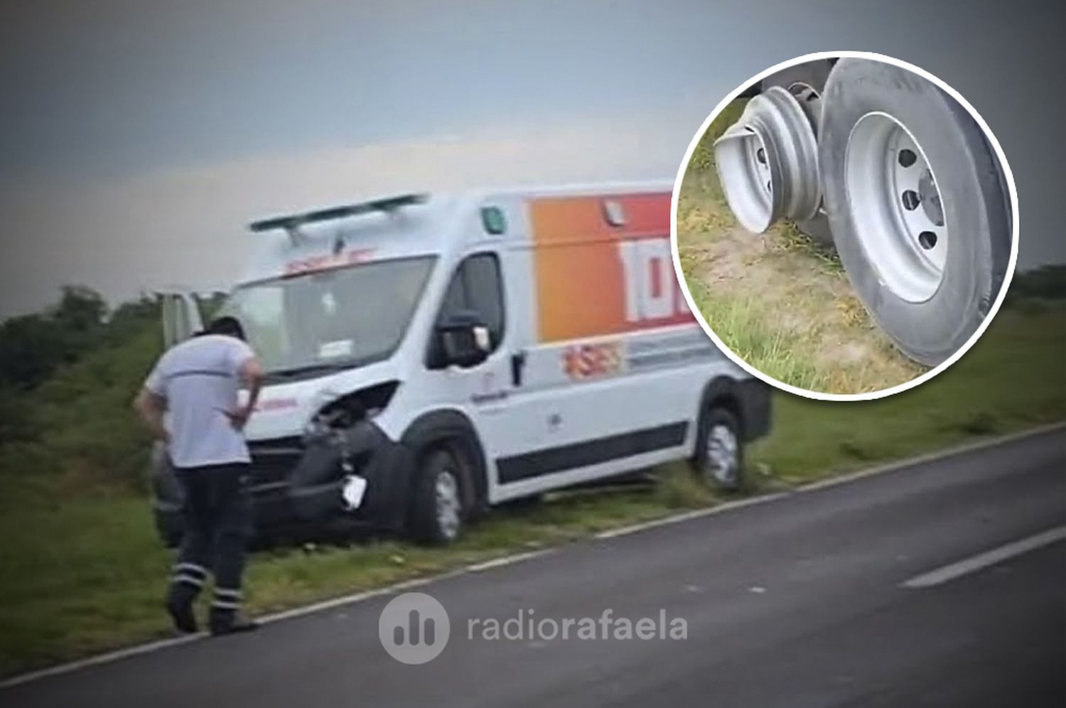 Insólito choque en cadena en Ruta 11: una rueda se desprendió e impactó contra una ambulancia nueva