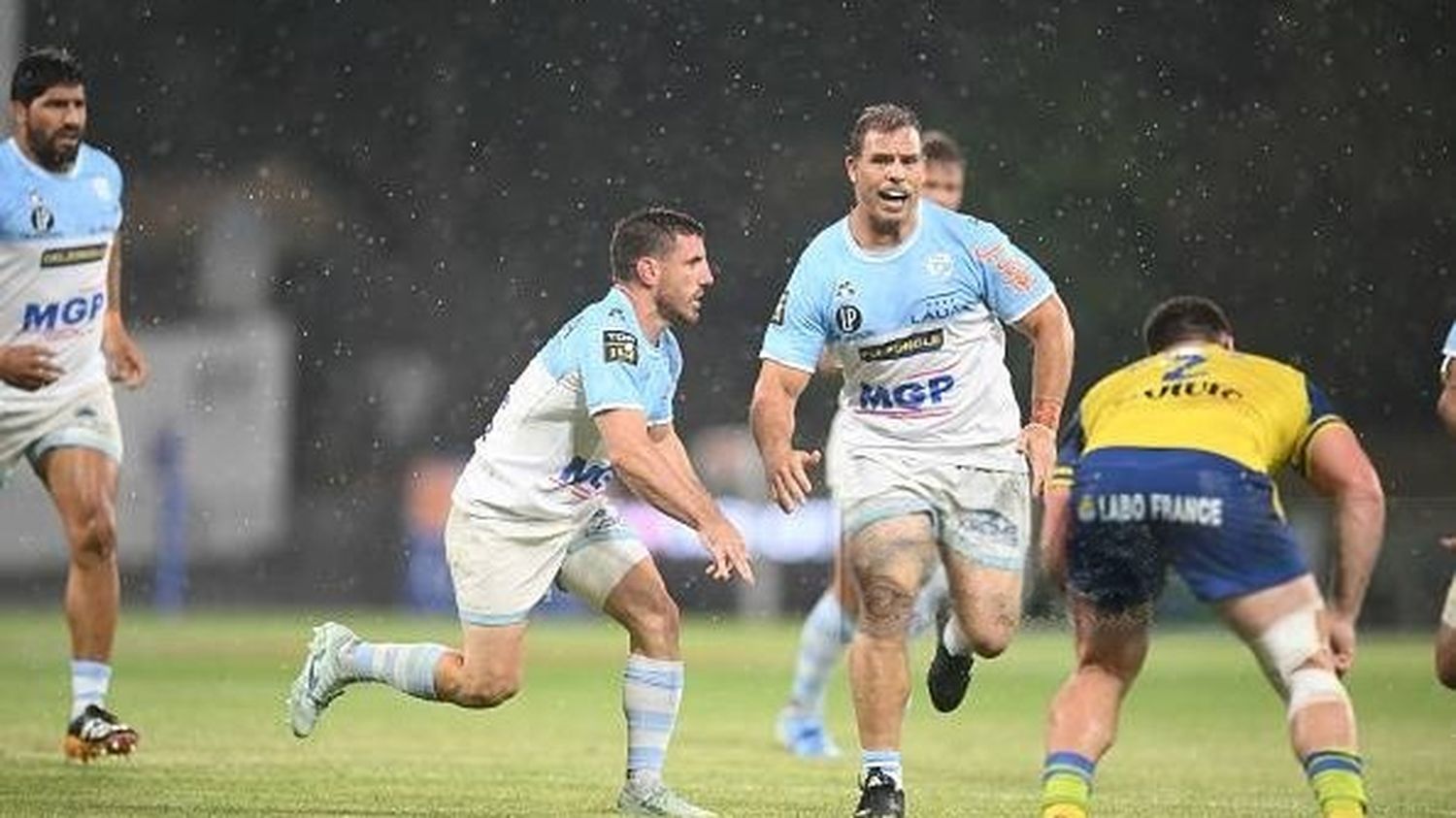 Bosch en plena acción, durante el encuentro del Top 14