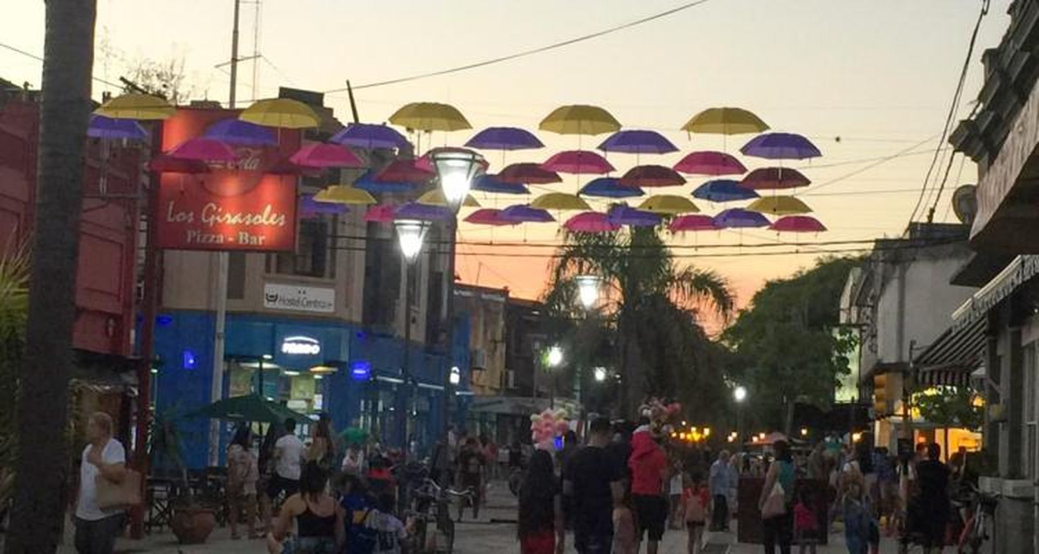Empezó Peatonal de Verano, la propuesta para disfrutar la noche en el centro
