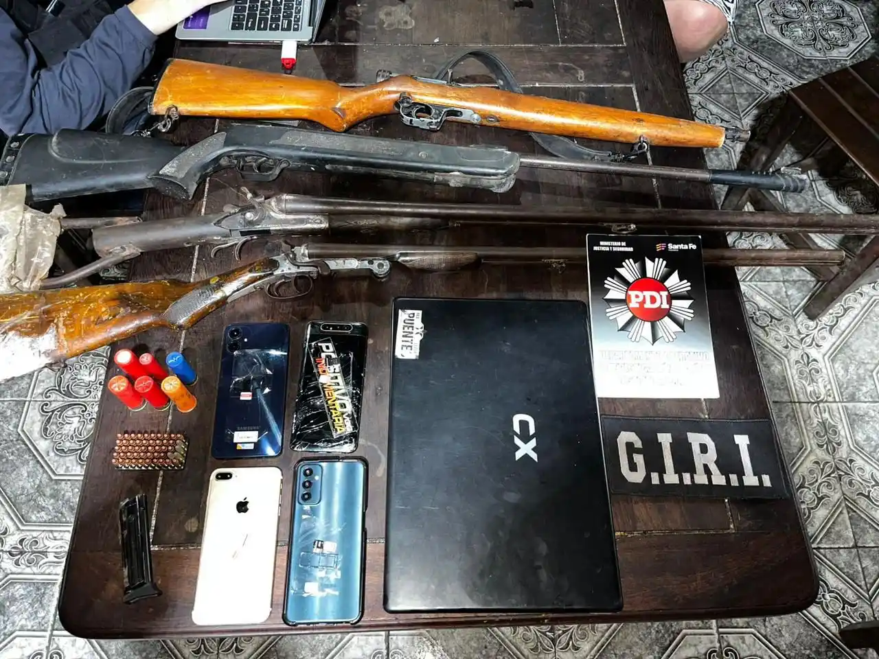 Detuvieron a tres sospechosos en Villa Gobernador Gálvez por una causa relacionada a un homicidio